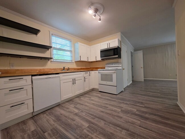 Photo - 1118 E 39th St