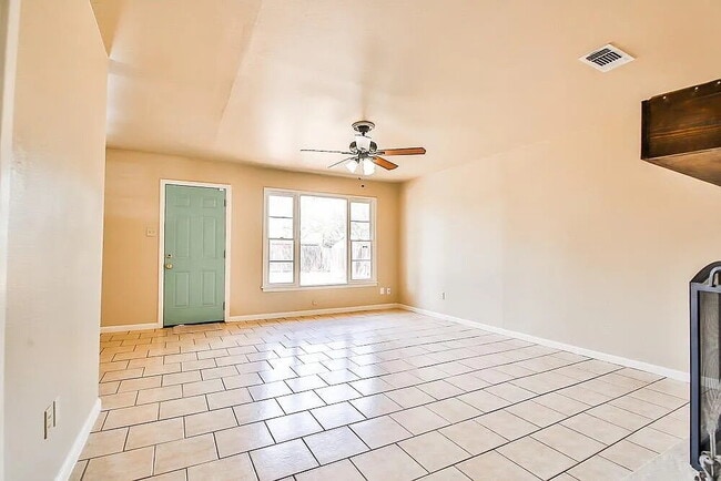 Photo - Come check out this great 3 bedroom 2 bathroom house located near Texas Tech!