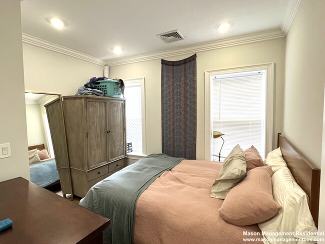 46 Sheridan St Unit 1