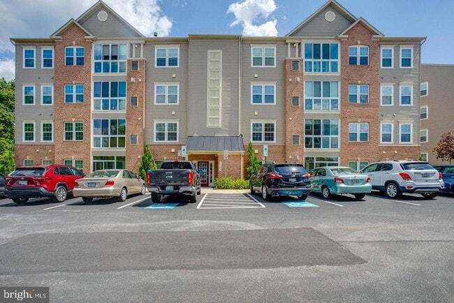 Building Photo - 8390 Ice Crystal Dr Unit B Rental