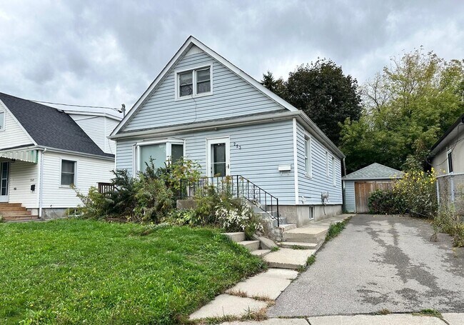 Photo - Well-Maintained Upper-Level Apartment (1 Bed, 1 Bath) Unit UPPER