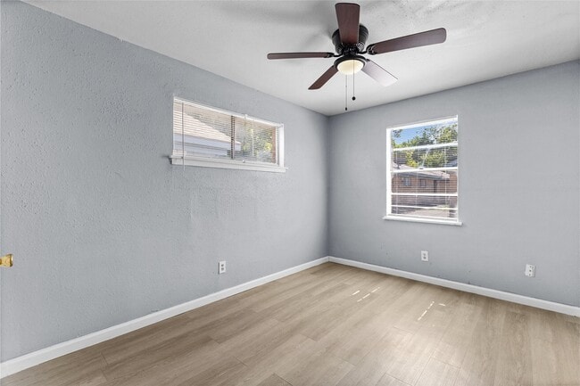 Photo - 5722 Pickfair St