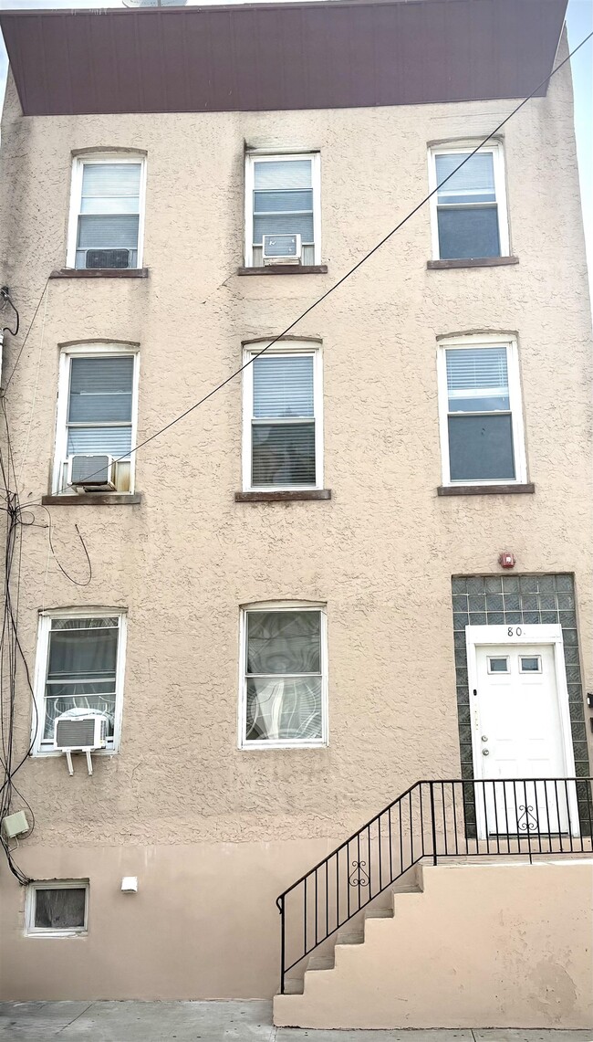 Building Photo - 80 71st St Unit 2
