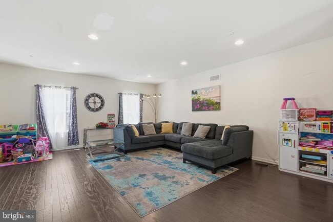 Photo - 141 Graystone Dr
