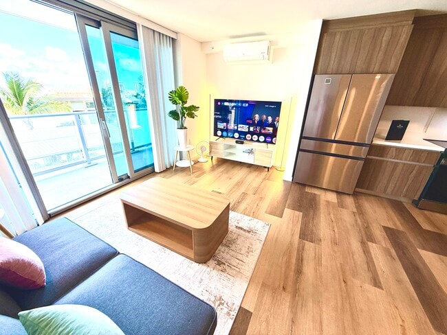 Building Photo - 1515 Liona St Unit 1515 Liona street # 1607