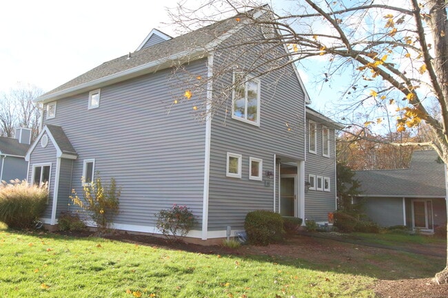 Building Photo - 44 Rosemary Ln Unit 44