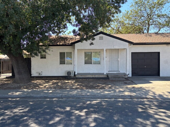 Photo - Coming Soon! Newly remodeled 2 bedroom duplex for $1900