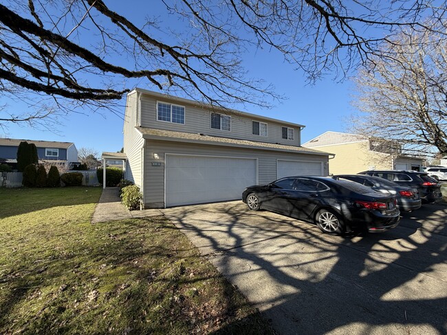 Building Photo - 810 SE 153rd Ave