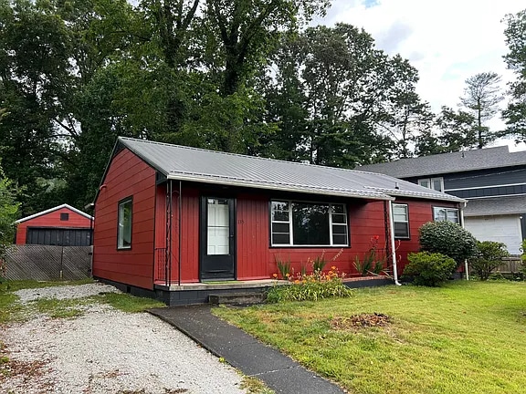 Photo - 135 Linden St