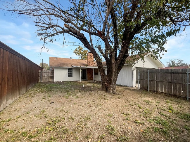 Building Photo - 1746 Whiteoak Dr