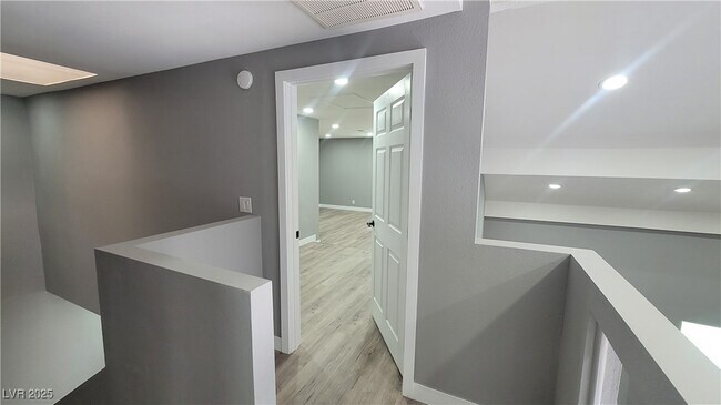 Photo - 2600 Sidonia Ave