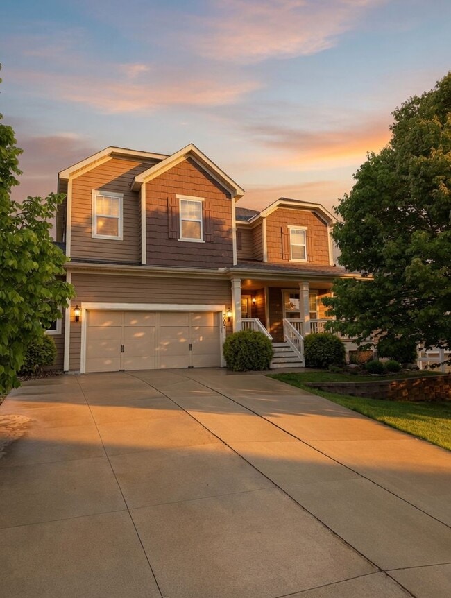 Photo - Beautiful 5bed 4bath Home, Nestled in a Prime Plymouth Neighborhood