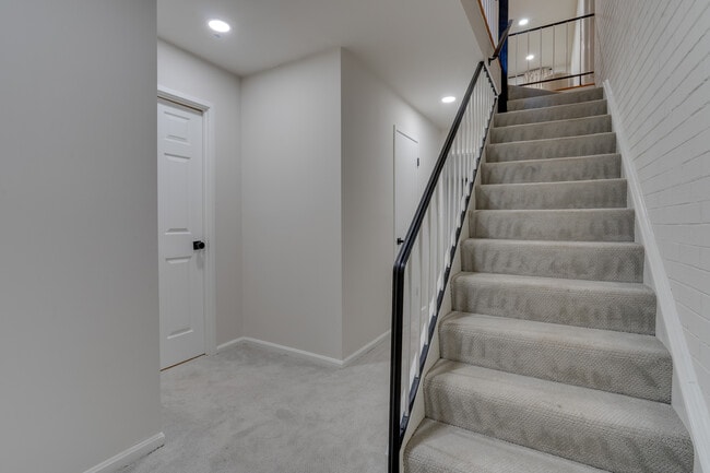 Photo - 7917 Schuyler Ct