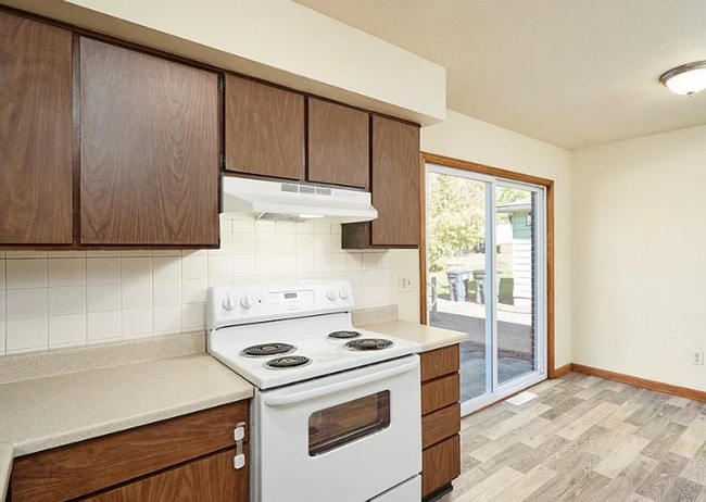 Photo - 923-925 Rosamond Ave Unit 923