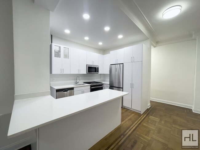 Photo - WEST 58 STREET Unit 4C