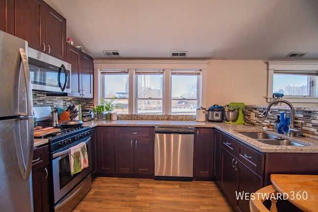 Photo - 1252 W Elmdale Ave Unit 3