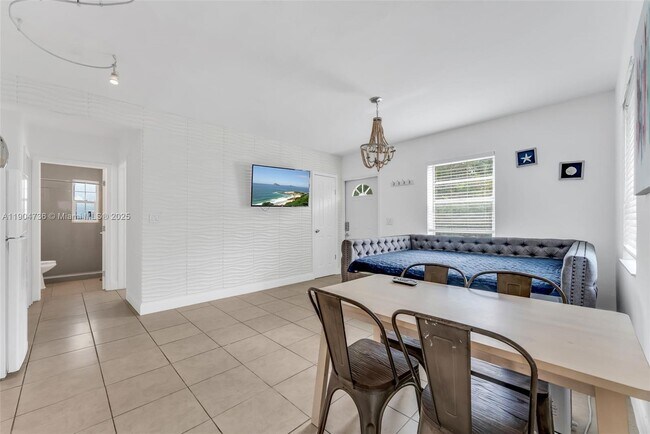 Photo - 1639 Hayes St Unidad 1