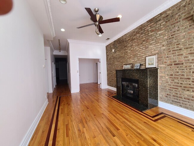Photo - 4856 S Prairie Ave Unit 2