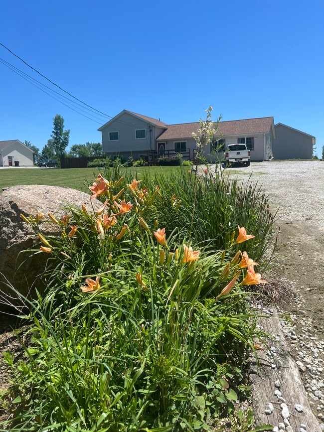 Photo - 7650 Warner Rd