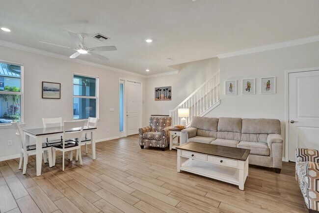 Photo - 1300 Eucalyptus Dr