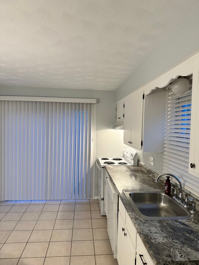 Photo - 2222 W 14th St