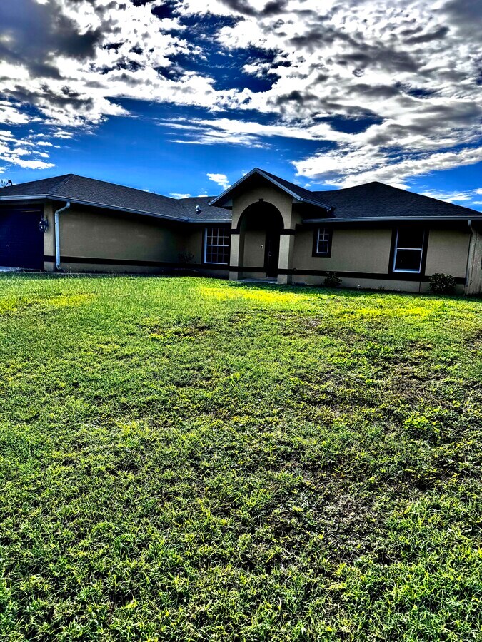 Photo - 738 Andover Ave S