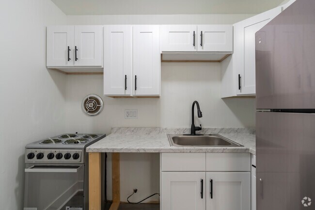 2BR, 2BA, - 750SF - Updated - Kitchen - 912 Brown St