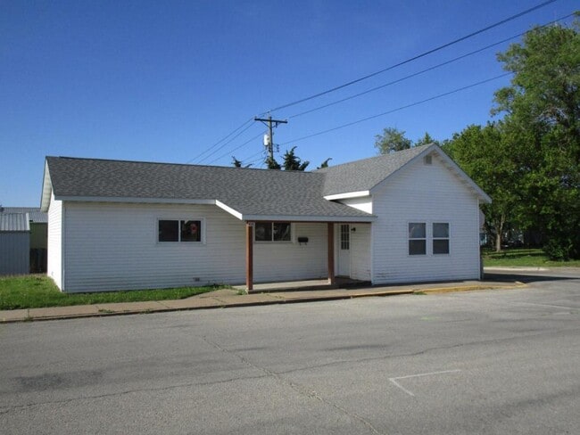 Building Photo - 815 W Michigan St Rental