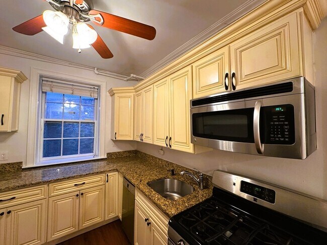 Photo - 1253 Beacon St Unit BB3