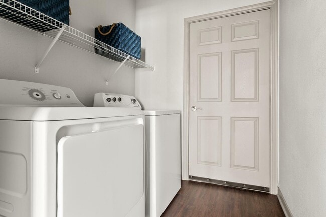 Avenues at Northpointe - Laundry Room - Avenues at Northpointe Apartments
