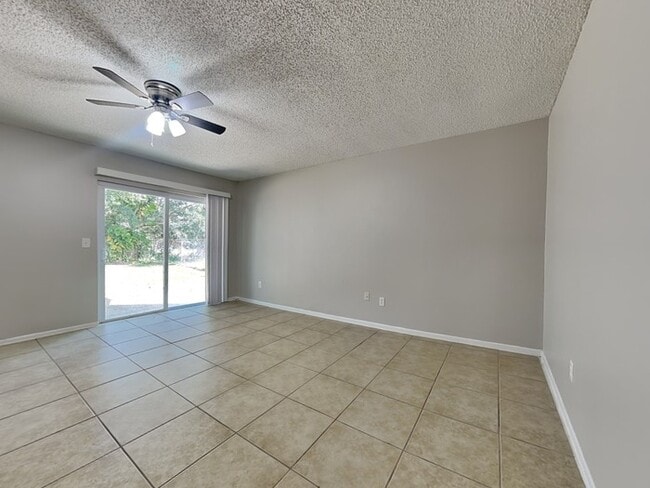 Photo - 610 Charter Ct