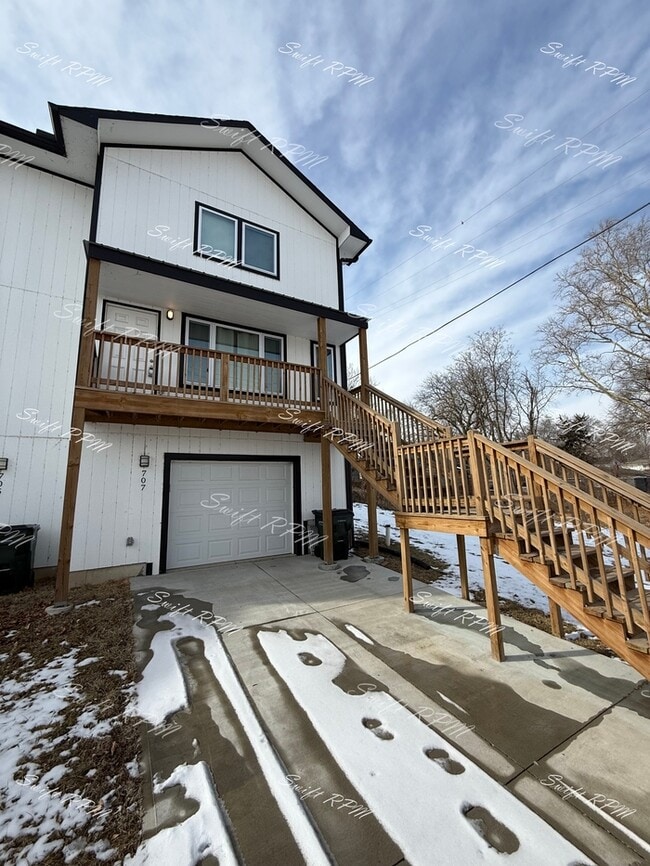 Building Photo - 707 N 2nd St