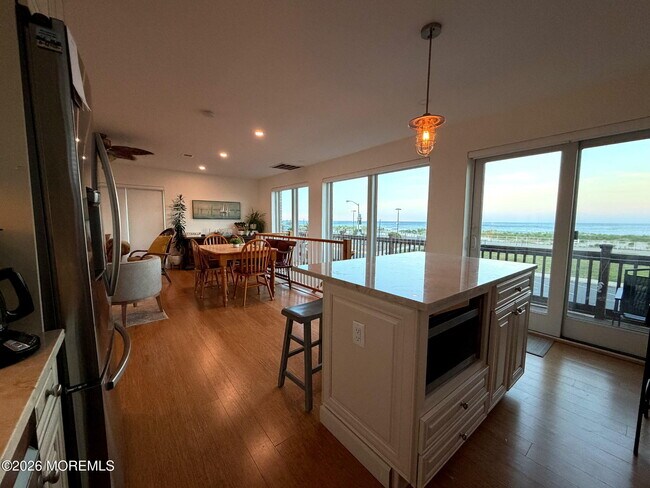 711 Ocean Ave N Unit 1