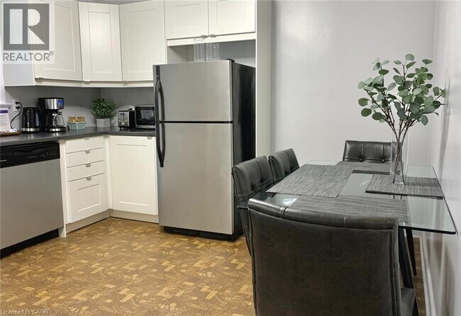 Photo - 479 Vernon Ave Unit 1