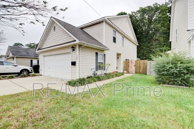 Building Photo - 320 Garcia Dr