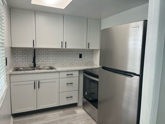 Photo - Sunquest Apartments