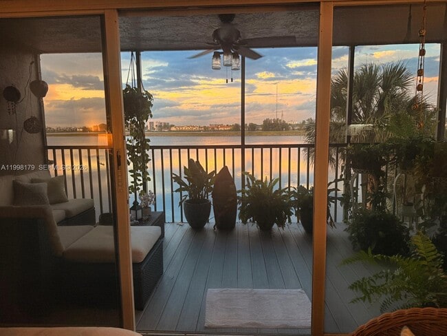 Building Photo - 605 Ives Dairy Rd Unit 205-7