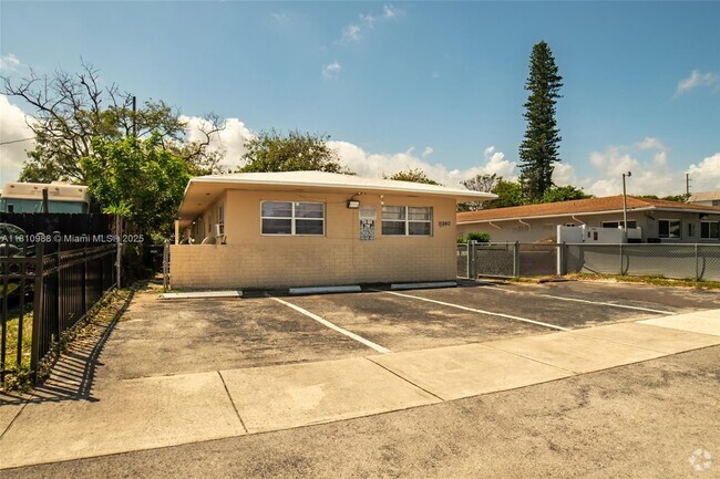 Building Photo - 15940 NE 19th Ct Unit 3 Rental