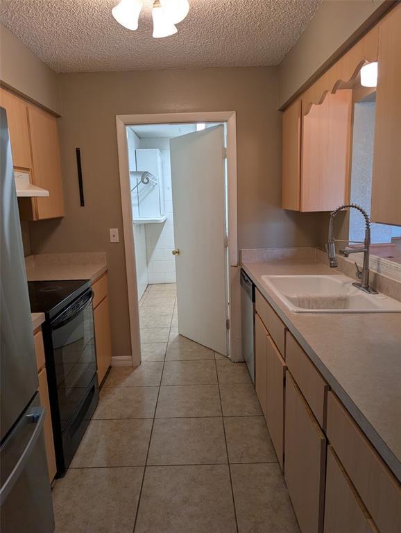 931 Cedar Cir
