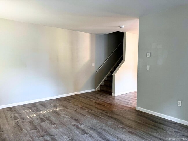Photo - 33 Fowler Ave