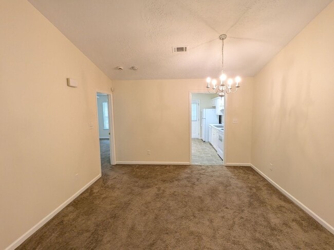 Photo - 526 Edgecliff Ln