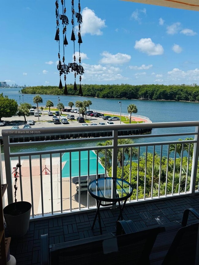 Photo - 400 Kings Point Dr Unidad 410 Rental