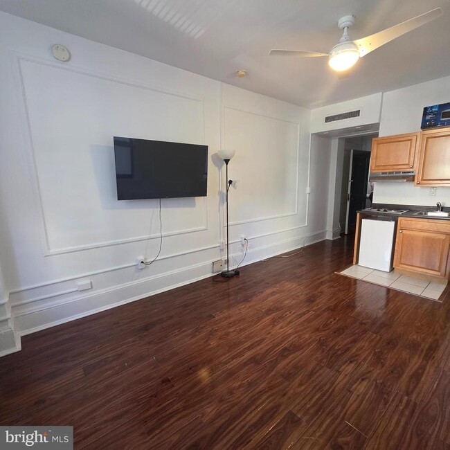 Photo - 1324 Locust St