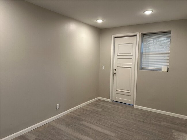 Photo - 5200 Von Phul St Unit 2