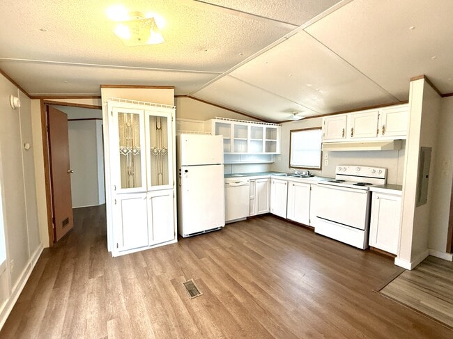 Photo - 102 South St