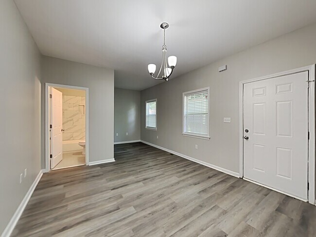 Photo - 255 Farrington Ave SE