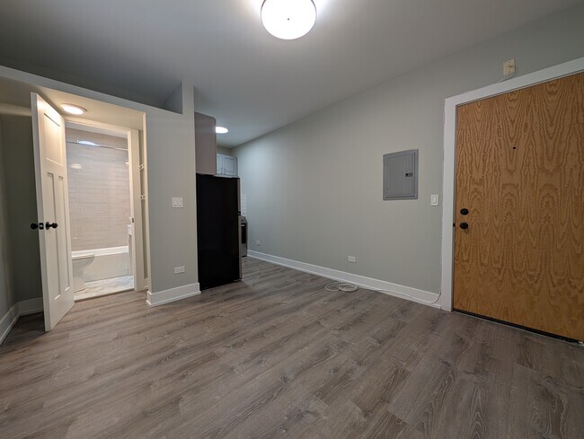 Photo - 501 W Belmont Ave