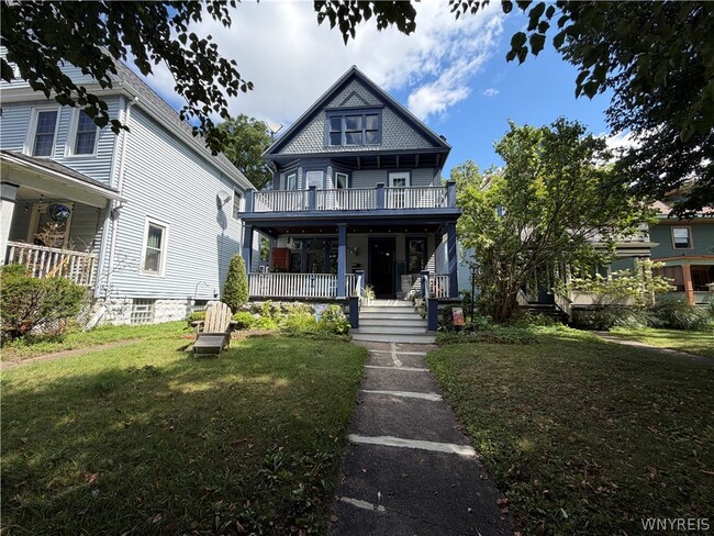Photo - 455 Crescent Ave