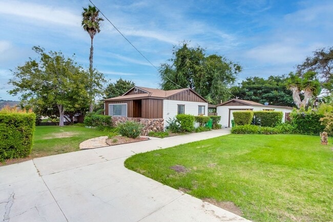 Building Photo - Charming Fully Remodeled 3-Bedroom Home in...