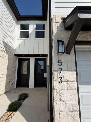 Photo - 573 Galt Dr
